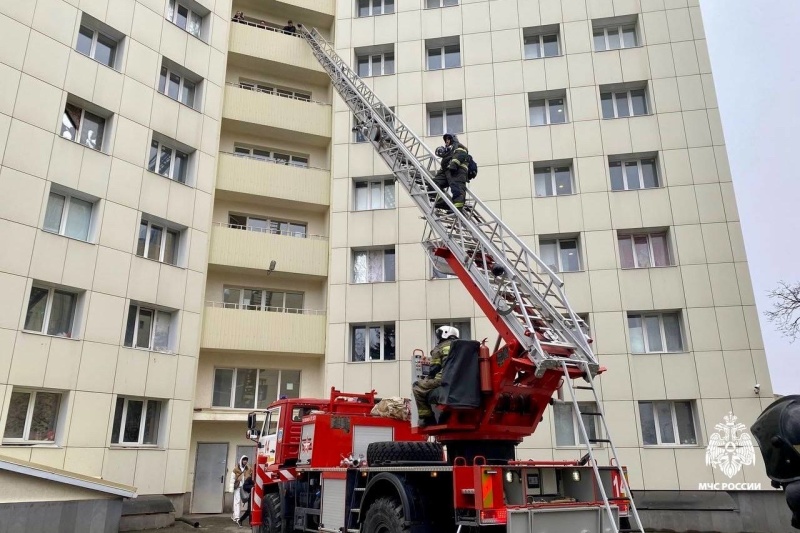 И пожар ликвидировали и людей спасли, к счастью условно